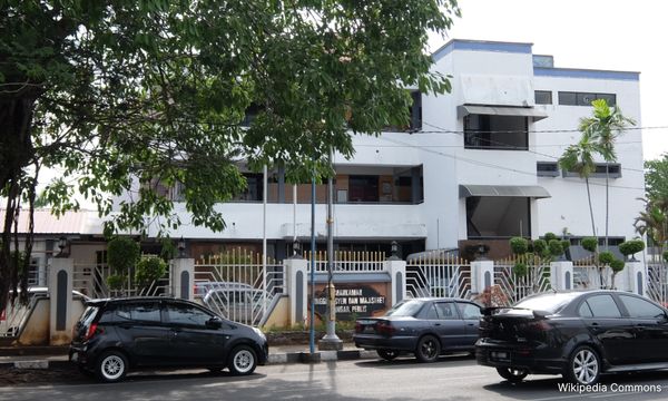 Court bins ex-Perlis reps' challenge against state speaker's seat decision