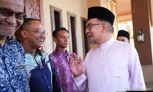 Anwar, Samsuri adakan perjumpaan tertutup