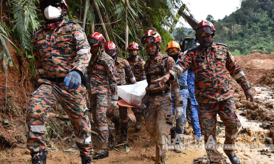 Mangsa ke-26 ditemui berpelukan dengan anjing