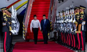 Anwar arrives in Jakarta for presidential inauguration
