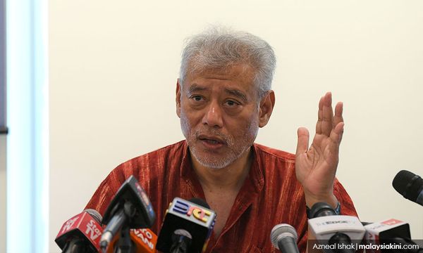 耆老会报告由秘书处准备，佐摩揭非成员亲自撰写