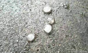 Hujan batu badai bandar Chukai di Kemaman