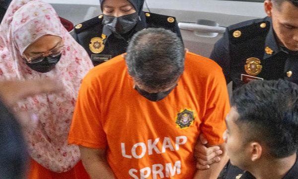 Bekas PTD bebas reman, SPRM tahan seorang lagi pegawai tinggi tentera
