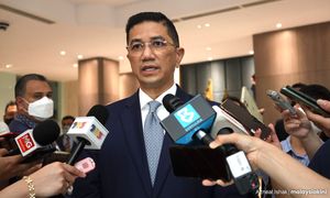 阿兹敏代首相出席安倍晋三国葬