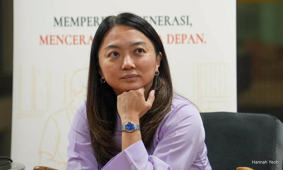 Yeoh says DAP CEC decision final when asked if felt pressured to quit over Najib house arrest