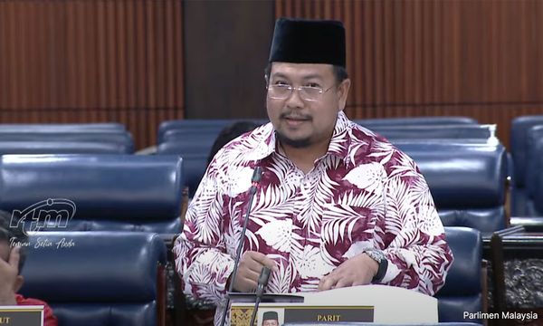 伊党议员反对华贵小姐比赛，促政府取消免灾难临头