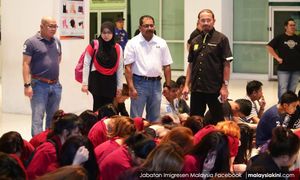 Imigresen serbu sarang khidmat seks tawar tempahan dalam talian
