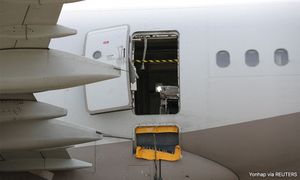 Man who opened Asiana plane door in mid-air tells cops he was 'uncomfortable'
