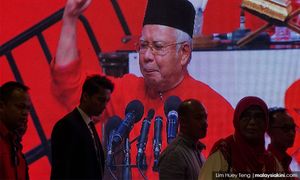 Zaid: Umno cuma pura-pura ambil berat pada Najib