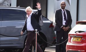 Johnson battling to win support for fresh PM bid