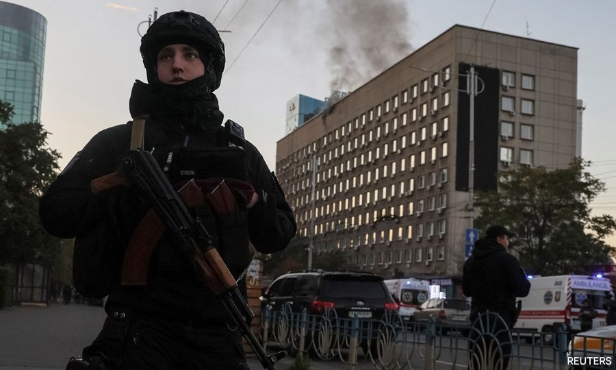Russia signals retreat in southern Ukraine but Kyiv fears trap