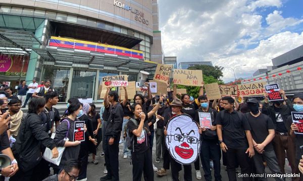 LETTER | Uncouth rallying students - is this academic freedom?