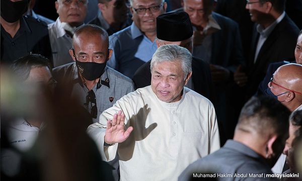 签证系统案：扎希全部表罪不成立，当庭释放