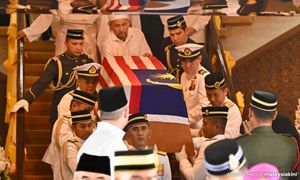 Jenazah Taib Mahmud diterbangkan ke Kuching