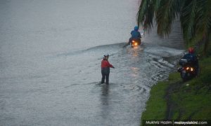 Number of flood evacuees in Selangor, Perak increases tonight