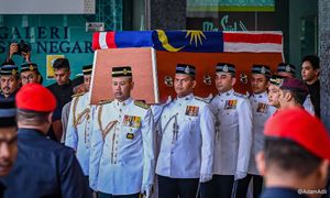 正副首相等亲赴国葬送别，阿都拉长眠国家英雄墓园
