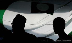 ULASAN | Mentafsir 'ombak-ombak manja' dari Kota Sarang Semut