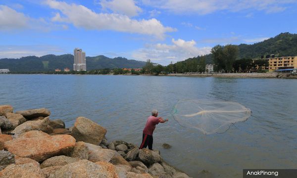 Penang reclamation goes ahead after 'dismayed' fisherfolk lose case