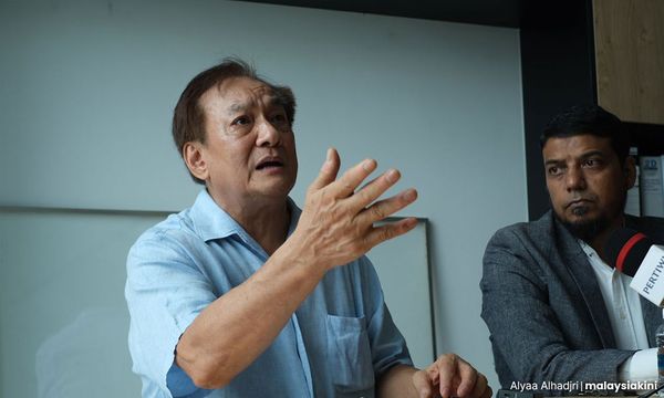 Ex-MP gets court leave to challenge blocking of access to blog