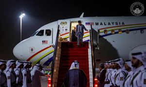 Anwar tiba di Doha untuk hadiri sidang kemuncak luar biasa Arab - Islam