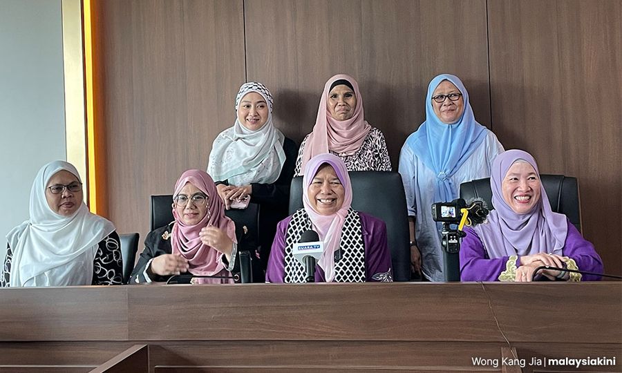 祖莱达等发起马来妇女大会，邀马哈迪闭幕演讲