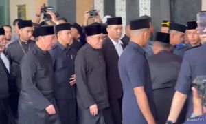 PM beri penghormatan terakhir kepada Pak Lah di Masjid Negara