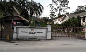 Mahkamah tolak saman murid dakwa dipukul guru guna penyapu
