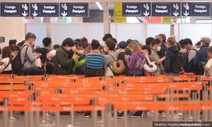30-day visa-free entry for visitors from China, India beginning Dec 1