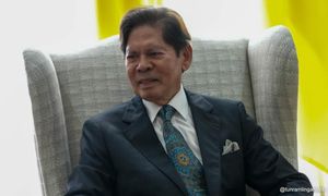 槟元首提醒尊重君主立宪制