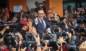 Hati-hati Pak Sheikh...