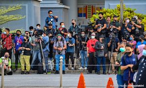 Kerajaan digesa tetapkan gaji minimum pengamal media