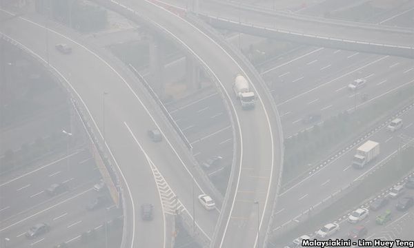 SNAPSHOT | Haze worsens in Serian; Amirudin mulls pact with Bersatu for Malacca polls