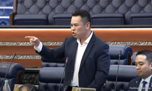 要国会对付拉菲兹，张哲敏质疑魏家祥抢当在野党