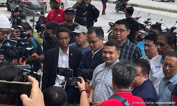 诽谤拉迪夫案：拉菲兹赴警局给口供，手机没收