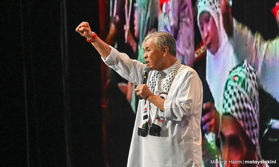挺巴却误说成“以色列万岁”，扎希发帖道歉