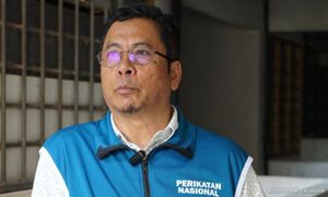 阿比丁宣誓就任双溪峇甲州议员