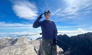 Tengku Hassanal berjaya 'tawan' puncak Gunung Kinabalu