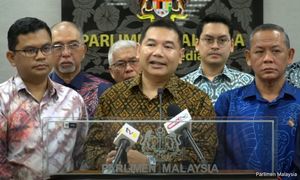 拉菲兹透露妻子接恐吓短讯：“闭嘴！不然艾滋病！”