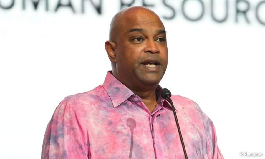 Govt reviewing RM1,700 minimum wage - minister