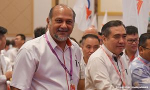 Gobind need not step down as minister: Loke