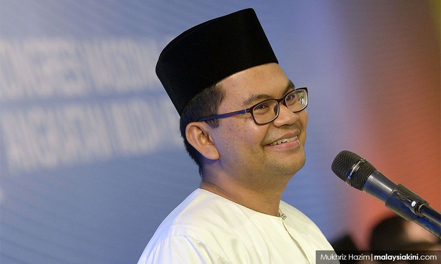 PKR's Akmal invites Sanusi for football match in Sg Bakap