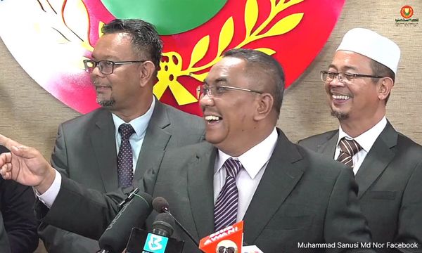 Kedah juga guna logo, tema sama dengan k’jaan pusat