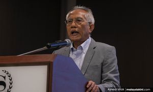 Kadir: Anwar masih terperangkap dalam lipatan masa, beban lampau