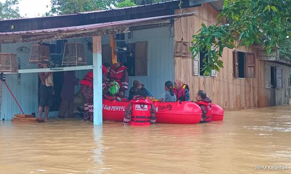 East Coast flood victims rises, unchanged in Perak, Johor