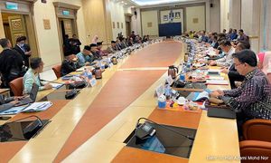 Pasukan petugas khas bantu selesai isu air Kelantan, Sabah - Anwar