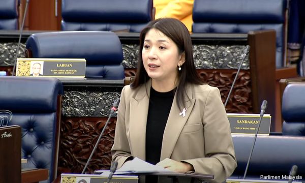杨美盈发千元援助屋毁家庭，奇瑞捐50万借出50车