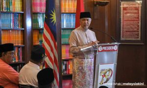 Dengan siapa pun 'parti itu' bersama, pasti kena tendang - Zahid
