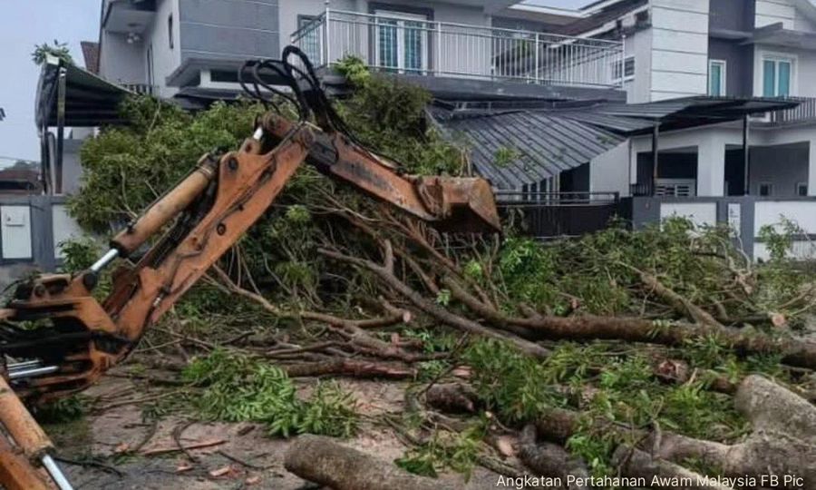 Angin bergulung, bumbung terangkat - mangsa ribut