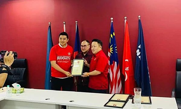 林耀进加入土团，马华开除党籍并要求革去市议员职