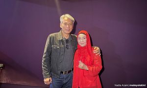 Usia bukan penghalang Badrul Muhayat bersanding
